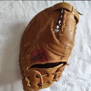 1940's or 1950's vintage Rawlings Claw three Finger Baseball Glove
